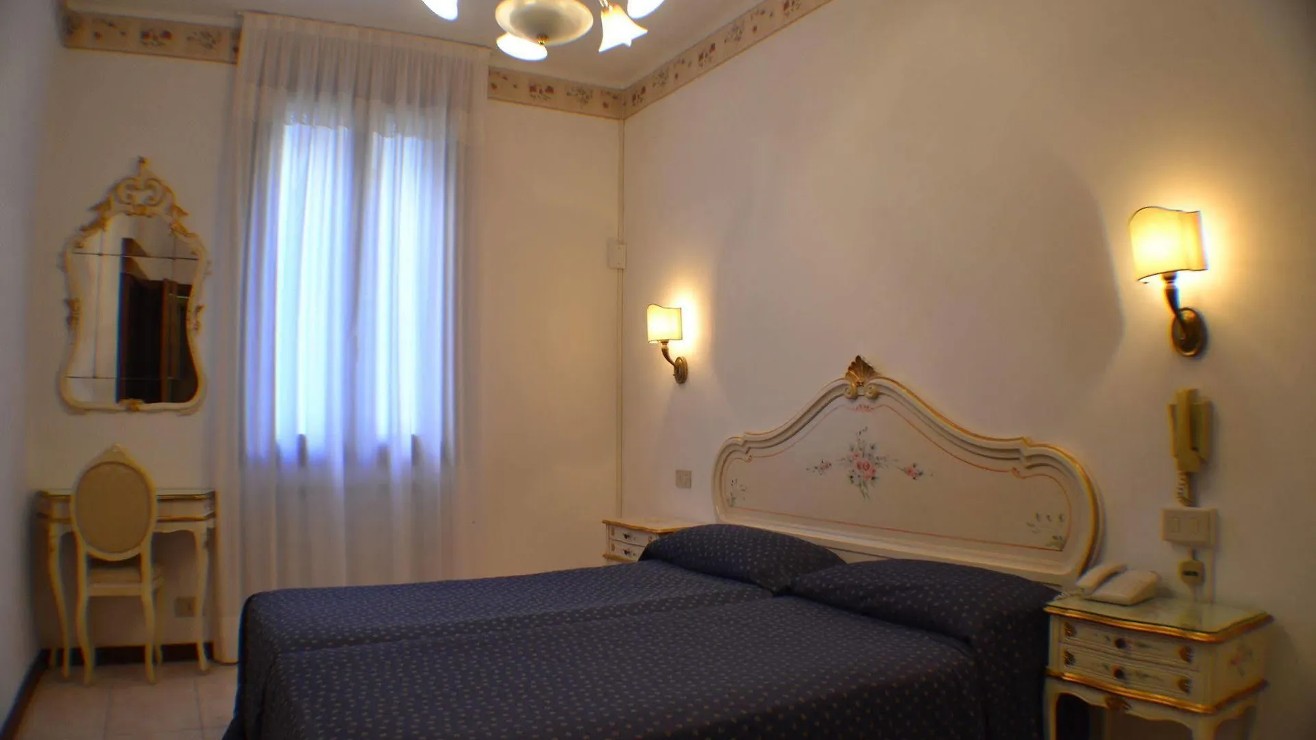 ונציה Hotel Guerrini